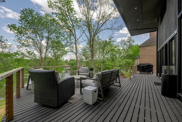 2005 Lakeside Drive, Lexington, KY 40502