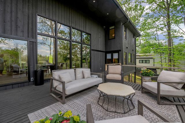 2005 Lakeside Drive, Lexington, KY 40502