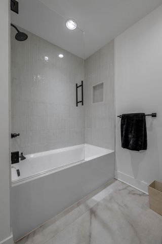 2005 Lakeside Drive, Lexington, KY 40502