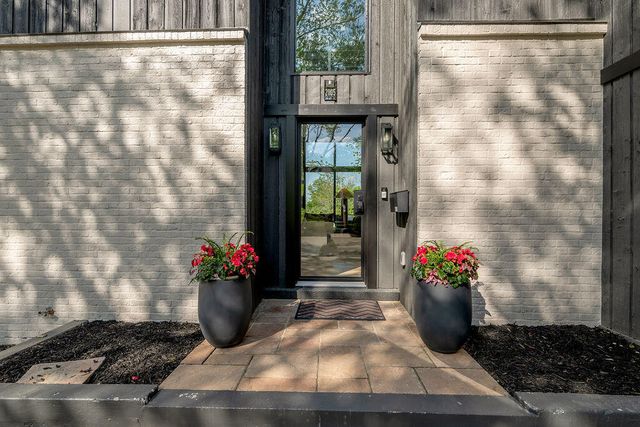 2005 Lakeside Drive, Lexington, KY 40502