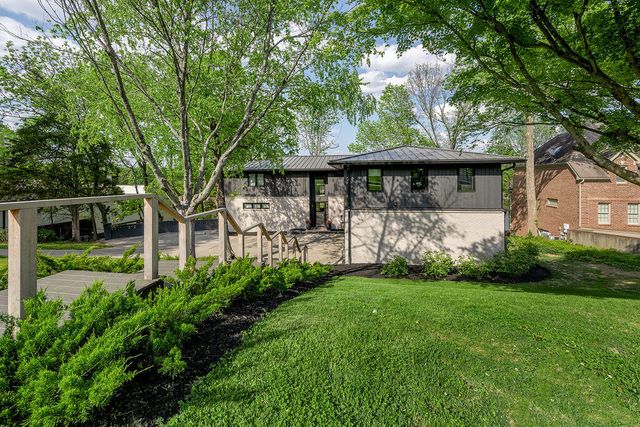 2005 Lakeside Drive, Lexington, KY 40502