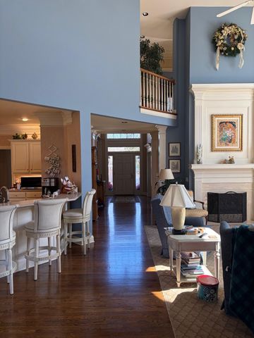 106 Hidden Pt, Hendersonville, TN 37075