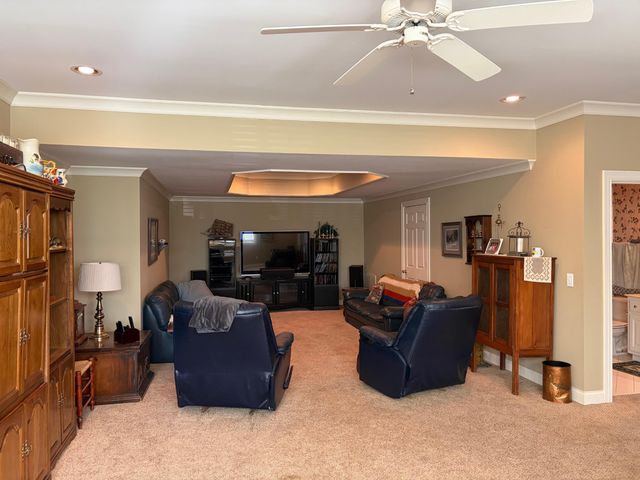 106 Hidden Pt, Hendersonville, TN 37075