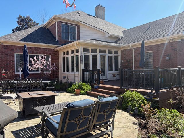 106 Hidden Pt, Hendersonville, TN 37075