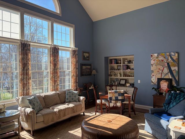 106 Hidden Pt, Hendersonville, TN 37075