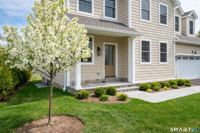 12 Walnut Ridge Court, Stamford, CT 06904