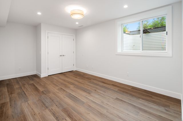 12 Walnut Ridge Court, Stamford, CT 06904