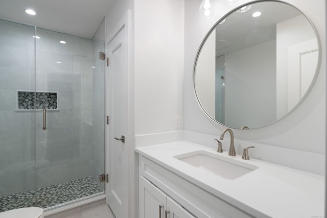 12 Walnut Ridge Court, Stamford, CT 06904