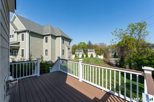 12 Walnut Ridge Court, Stamford, CT 06904