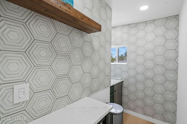 2622 E 6th Street, Tucson, AZ 85716