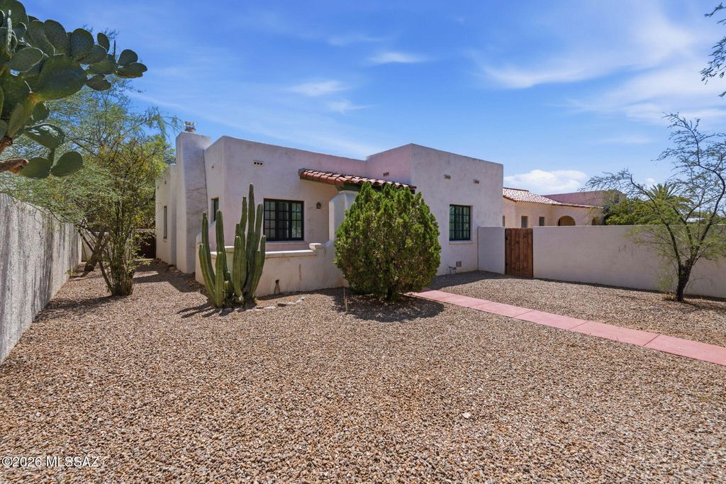 2622 E 6th Street, Tucson, AZ 85716