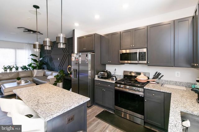 935 SYCAMORE DR SE, Washington, DC 20032