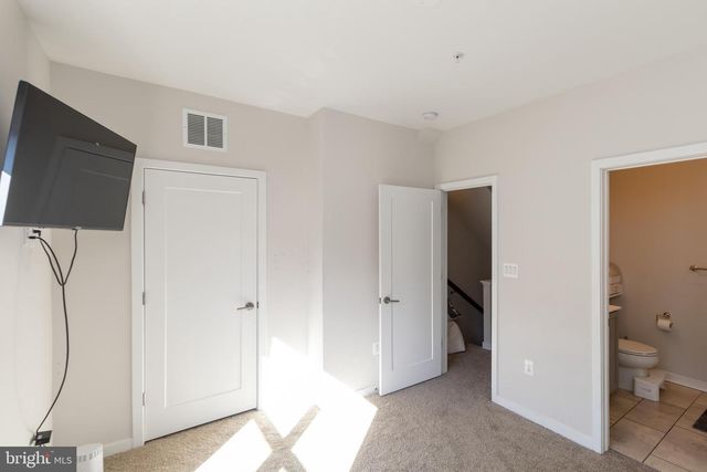 935 SYCAMORE DR SE, Washington, DC 20032