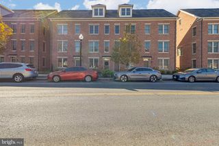 935 SYCAMORE DR SE, Washington, DC 20032