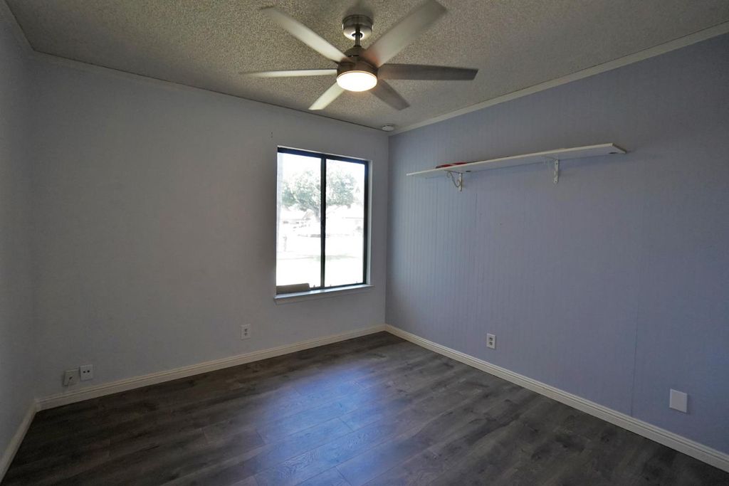 Image 22 of property listing at 5823 E Washington Avenue, Fresno, CA 93727