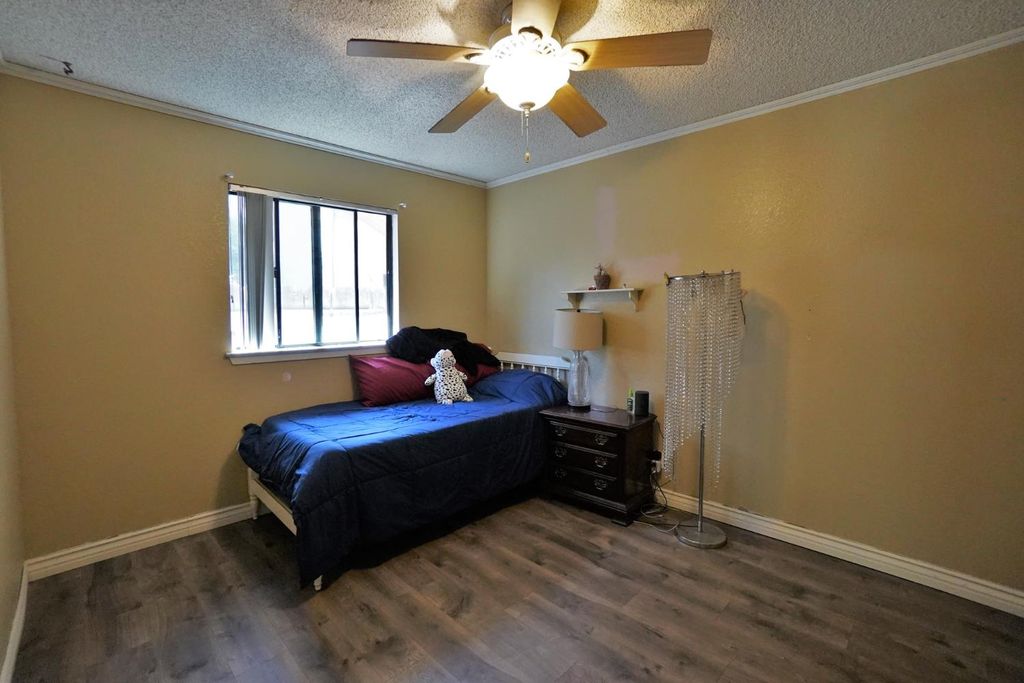 Image 24 of property listing at 5823 E Washington Avenue, Fresno, CA 93727