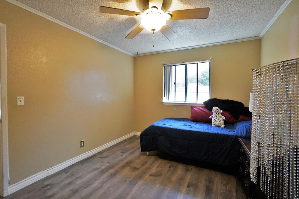 Image 25 of property listing at 5823 E Washington Avenue, Fresno, CA 93727