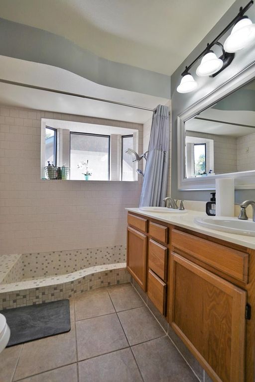 Image 35 of property listing at 5823 E Washington Avenue, Fresno, CA 93727