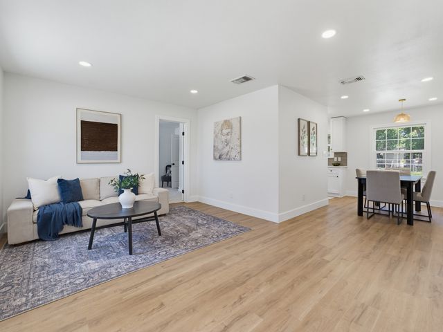 5852 Lyle Street, Westworth Village, TX 76114