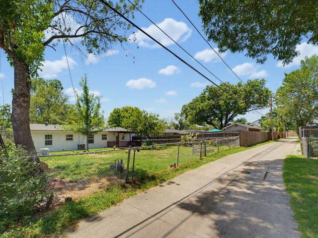 5852 Lyle Street, Westworth Village, TX 76114