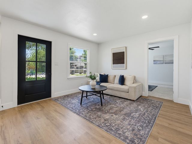 5852 Lyle Street, Westworth Village, TX 76114