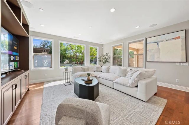108 Tinker, Irvine, CA 92618