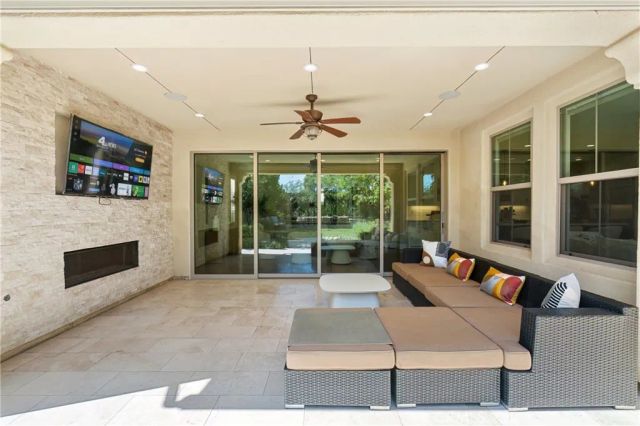 108 Tinker, Irvine, CA 92618
