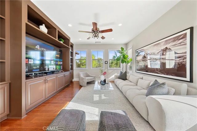 108 Tinker, Irvine, CA 92618