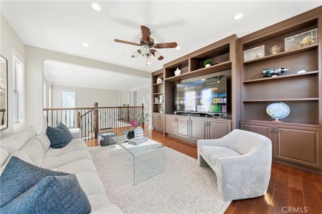 108 Tinker, Irvine, CA 92618