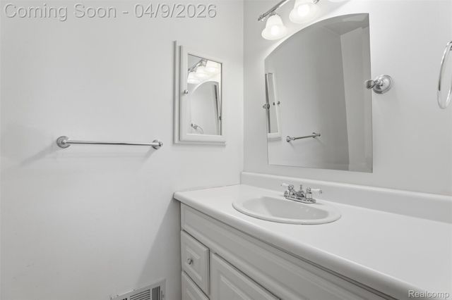 32967 Hampshire Street, Westland, MI 48185
