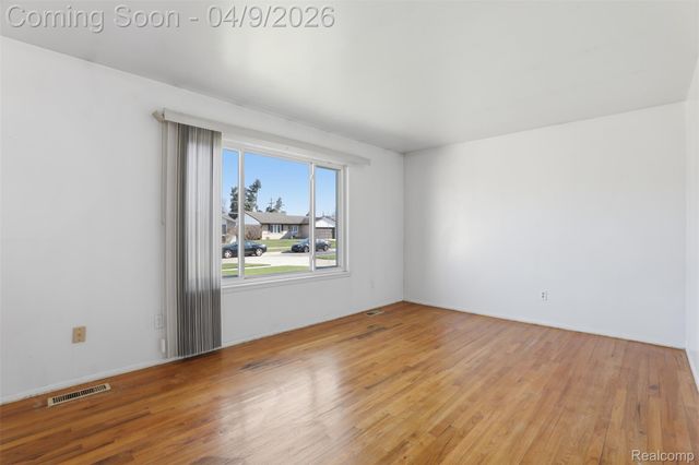 32967 Hampshire Street, Westland, MI 48185