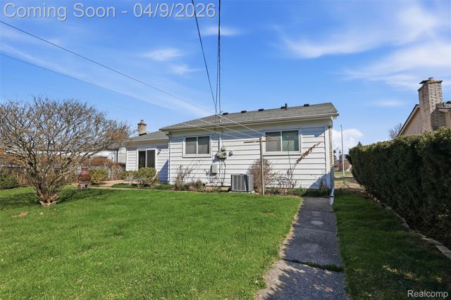 32967 Hampshire Street, Westland, MI 48185