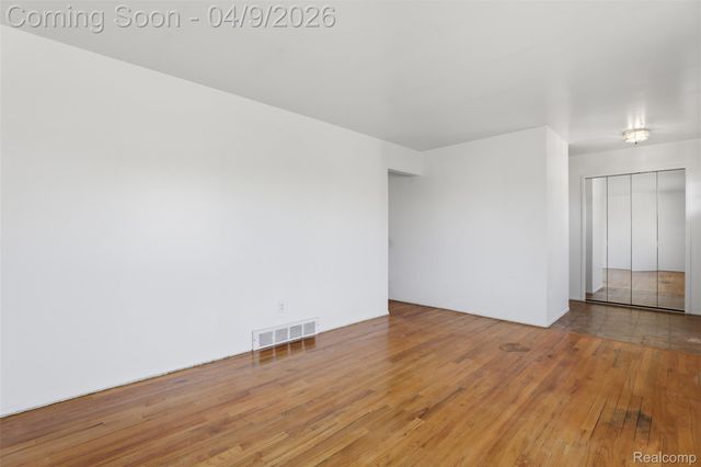 32967 Hampshire Street, Westland, MI 48185