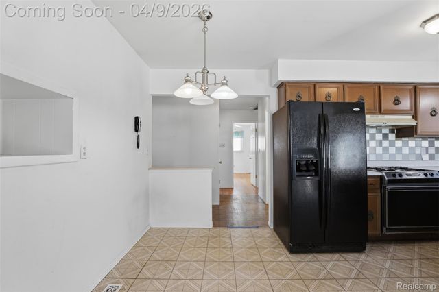 32967 Hampshire Street, Westland, MI 48185