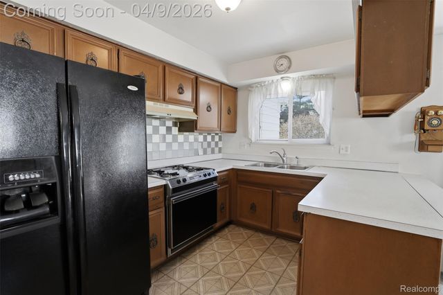 32967 Hampshire Street, Westland, MI 48185