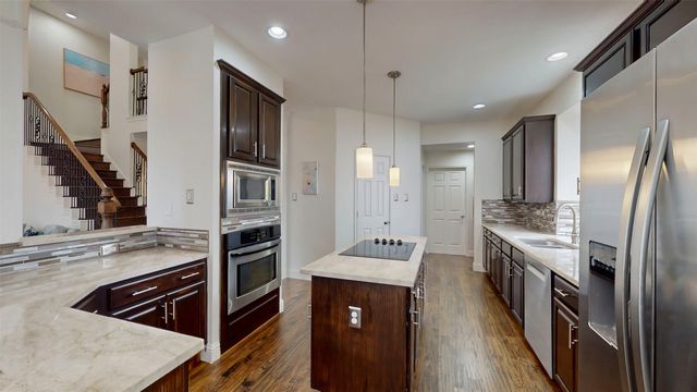 2148 Brookgate Drive, Grapevine, TX 76051