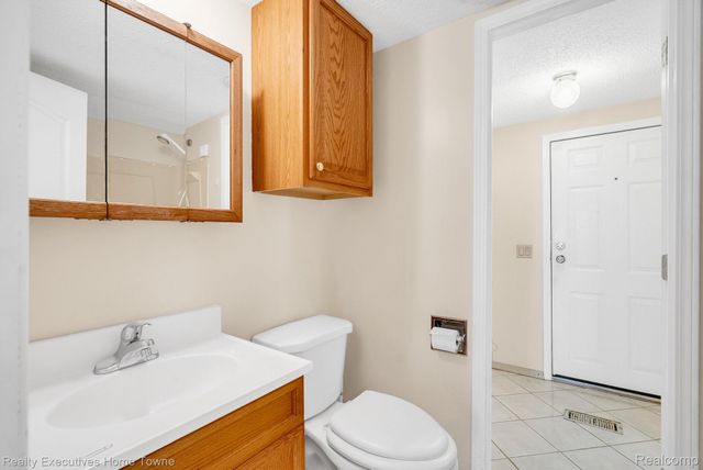 4333 24th Avenue 2, Fort Gratiot Charter Township, MI 48059