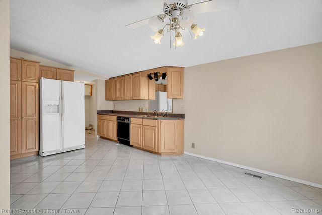 4333 24th Avenue 2, Fort Gratiot Charter Township, MI 48059