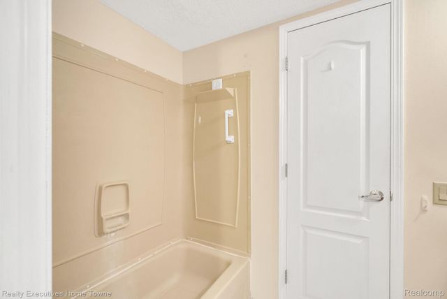 4333 24th Avenue 2, Fort Gratiot Charter Township, MI 48059