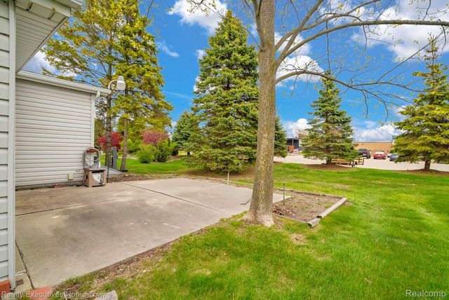4333 24th Avenue 2, Fort Gratiot Charter Township, MI 48059