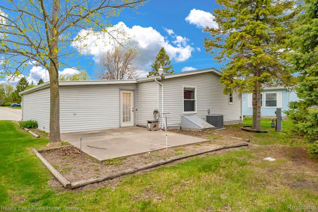 4333 24th Avenue 2, Fort Gratiot Charter Township, MI 48059