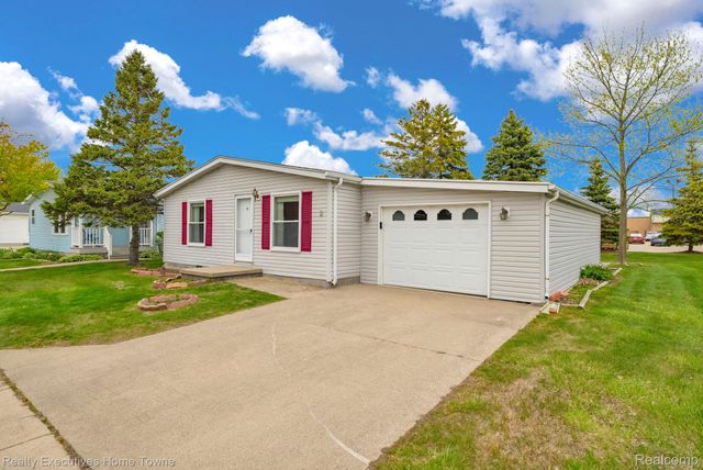 4333 24th Avenue 2, Fort Gratiot Charter Township, MI 48059