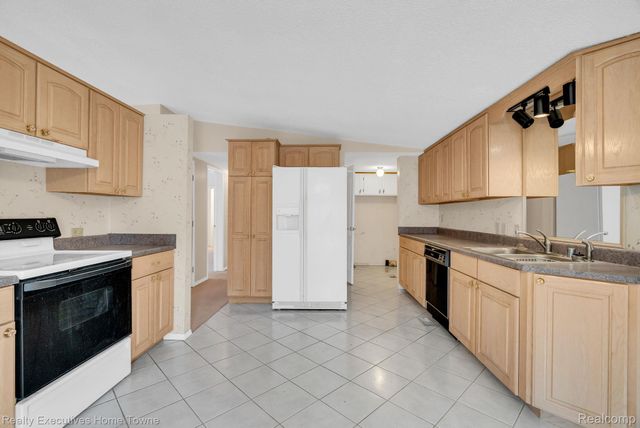 4333 24th Avenue 2, Fort Gratiot Charter Township, MI 48059