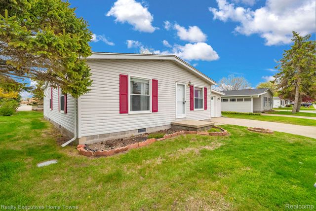 4333 24th Avenue 2, Fort Gratiot Charter Township, MI 48059