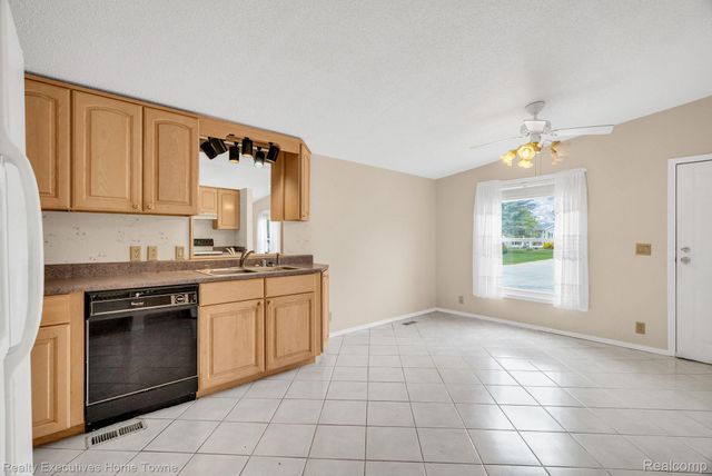 4333 24th Avenue 2, Fort Gratiot Charter Township, MI 48059