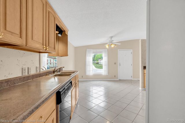 4333 24th Avenue 2, Fort Gratiot Charter Township, MI 48059
