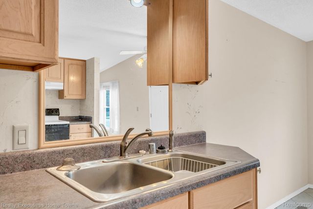 4333 24th Avenue 2, Fort Gratiot Charter Township, MI 48059