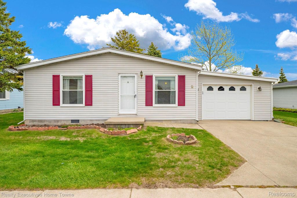 4333 24th Avenue 2, Fort Gratiot Charter Township, MI 48059