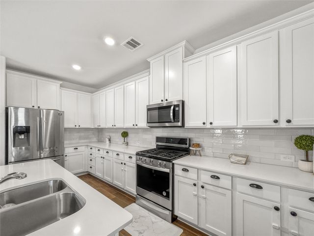 10415 Lone Star Way, Aubrey, TX 76227