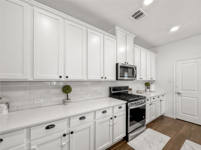 10415 Lone Star Way, Aubrey, TX 76227